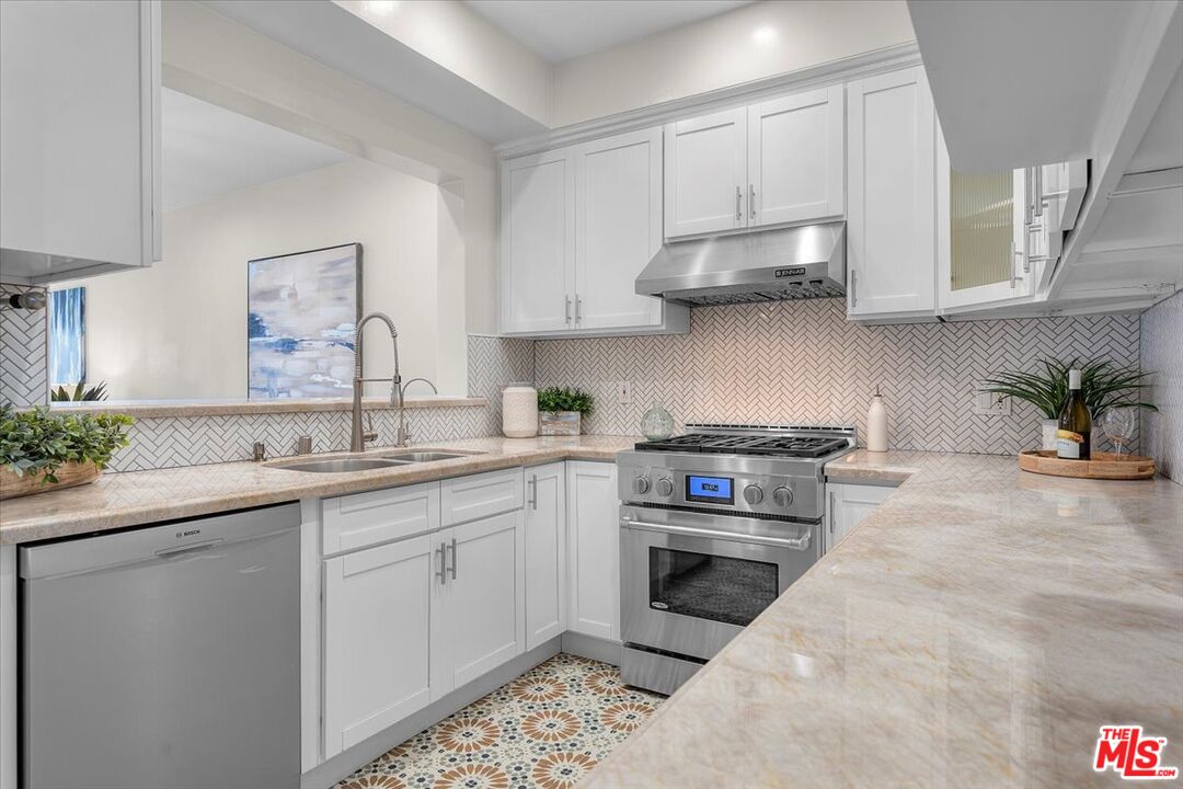 1133 24th St Unit: 5