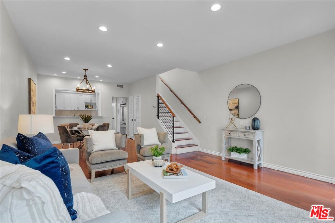 1133 24th St Unit: 5