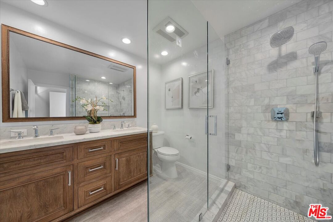 1133 24th St Unit: 5