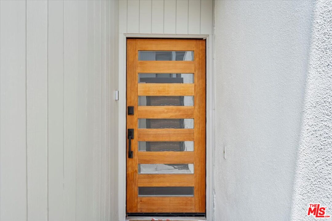 1133 24th St Unit: 5