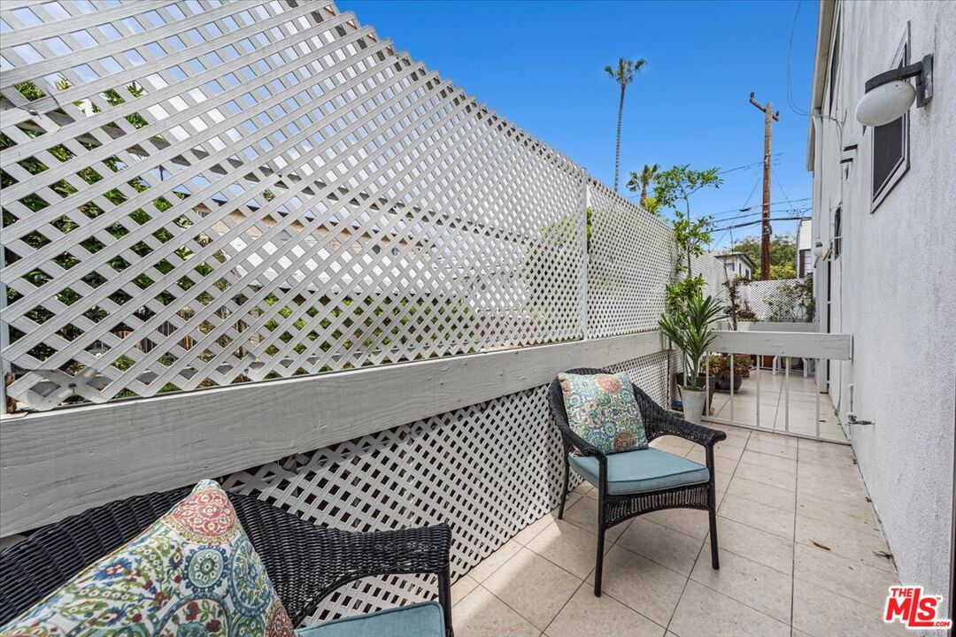 1133 24th St Unit: 5