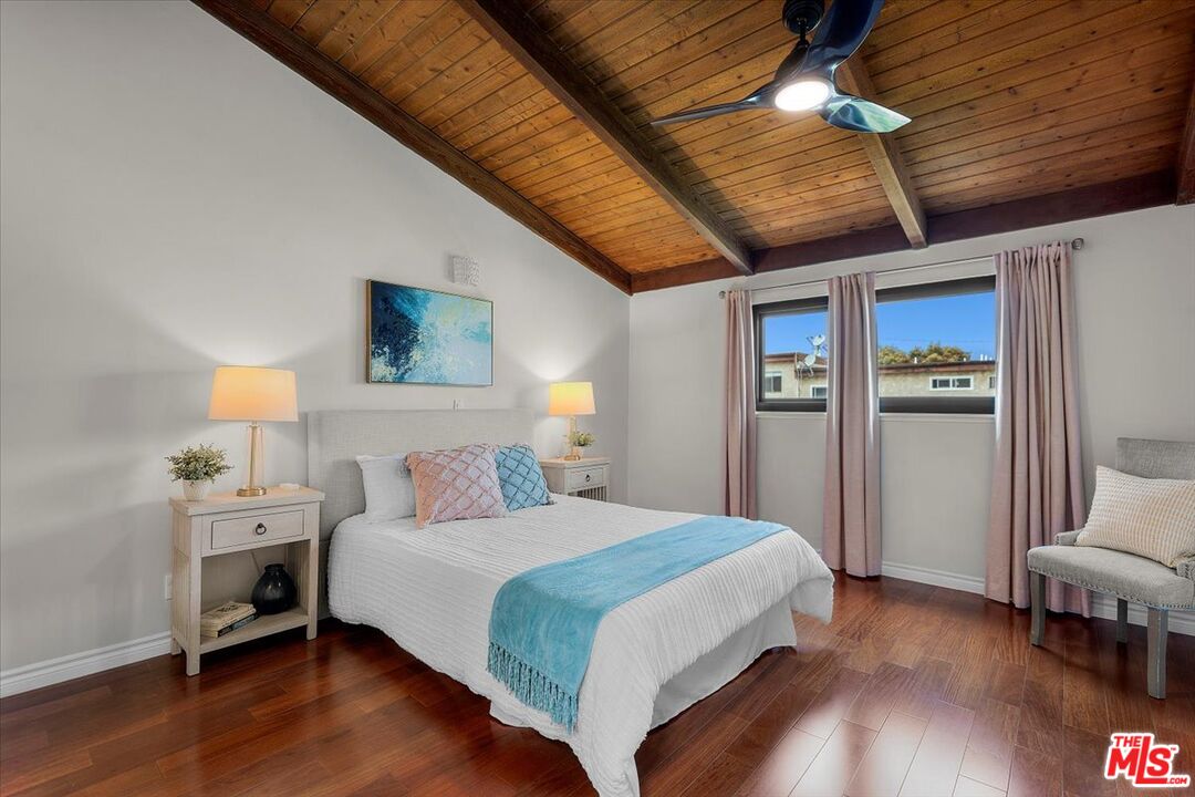 1133 24th St Unit: 5