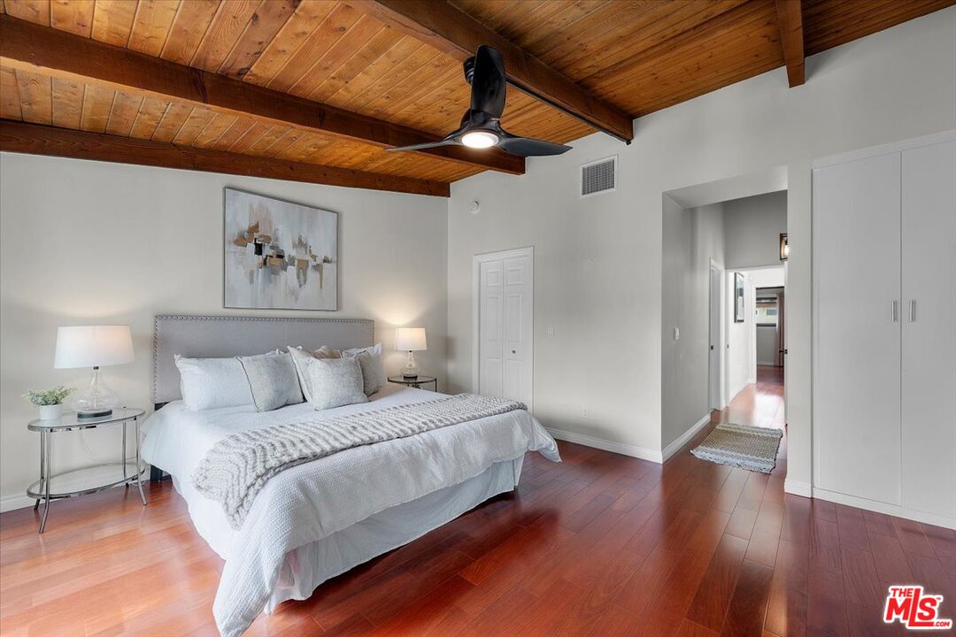 1133 24th St Unit: 5