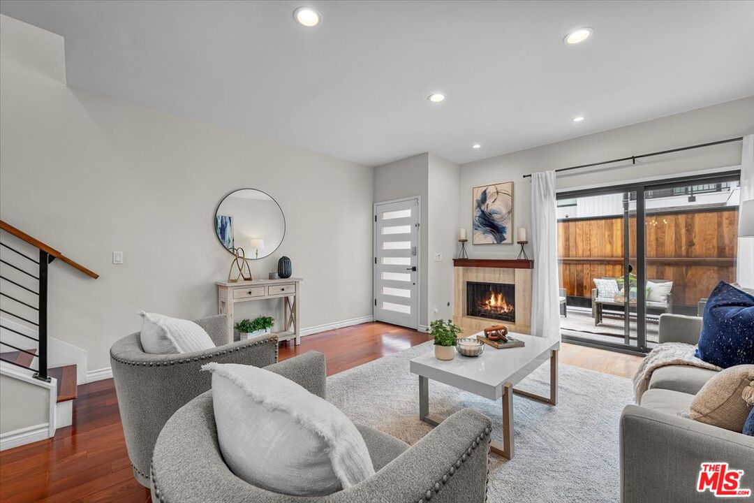 1133 24th St Unit: 5