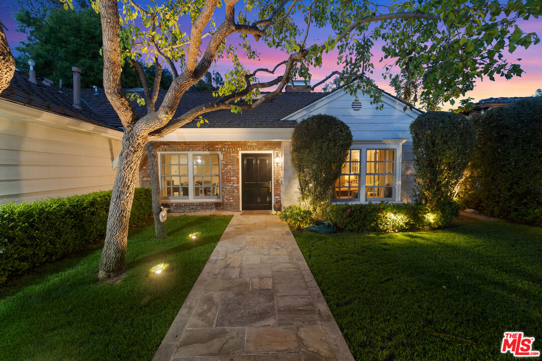 2740 N Deep Canyon Dr