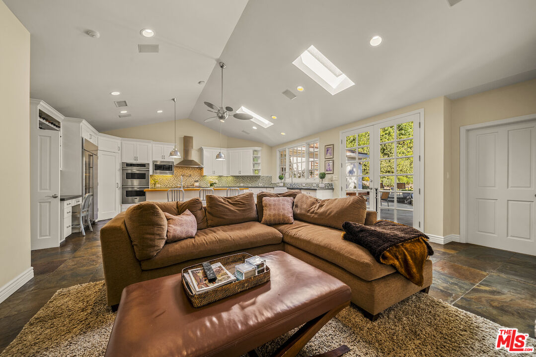 2740 N Deep Canyon Dr