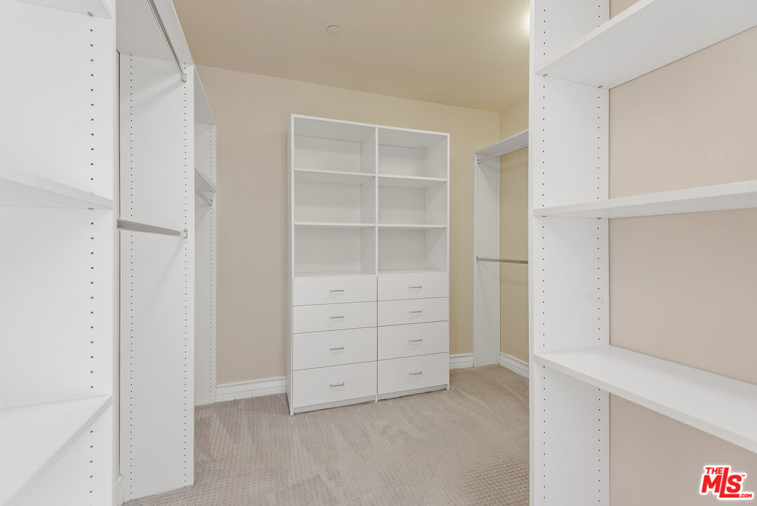 1838 Westholme Ave Unit: PH5