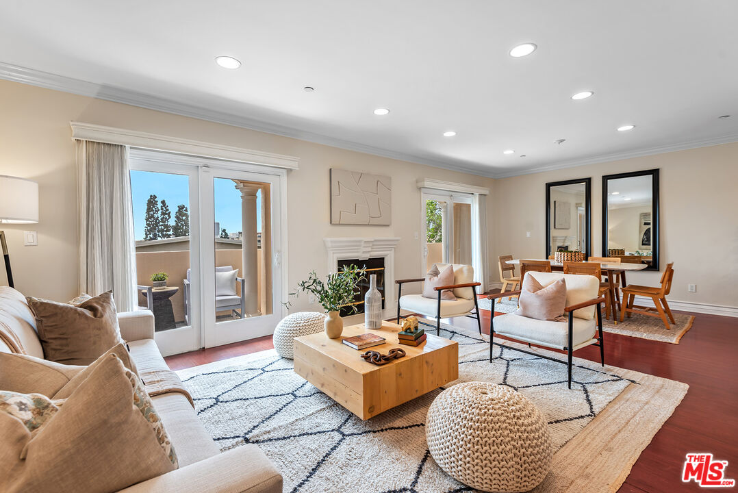 1838 Westholme Ave Unit: PH5