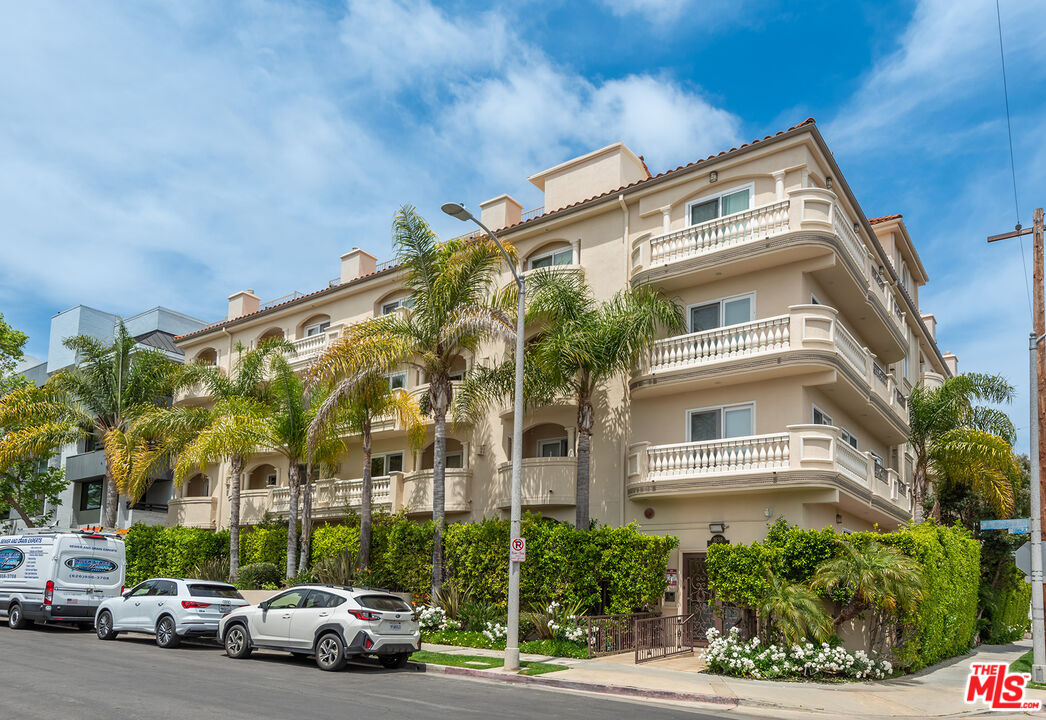 1838 Westholme Ave Unit: PH5