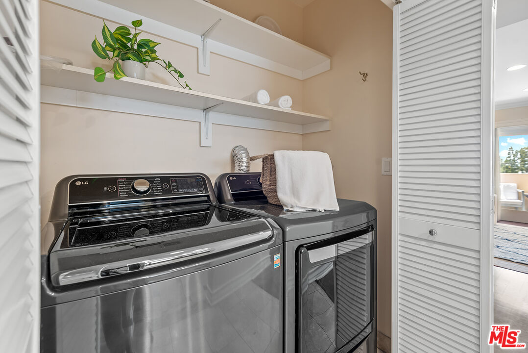 1838 Westholme Ave Unit: PH5