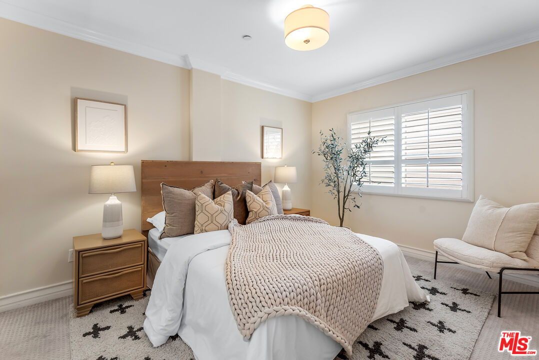 1838 Westholme Ave Unit: PH5