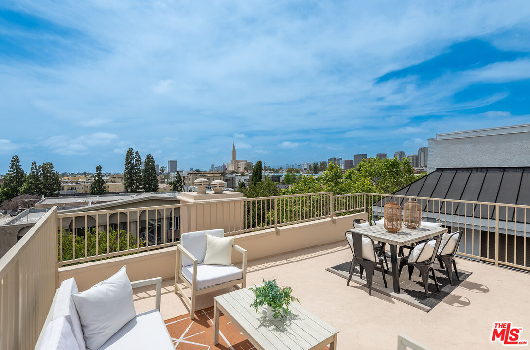 1838 Westholme Ave Unit: PH5