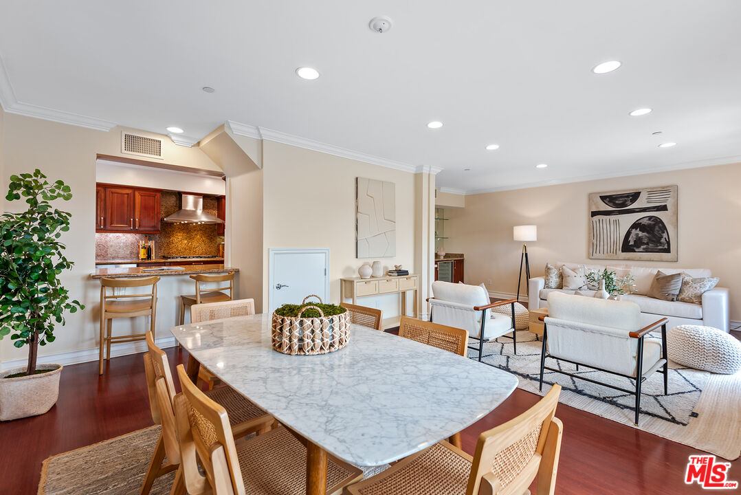1838 Westholme Ave Unit: PH5