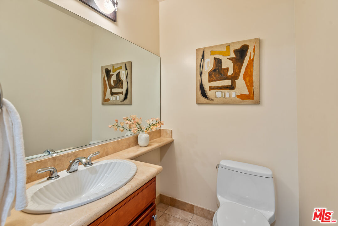1838 Westholme Ave Unit: PH5