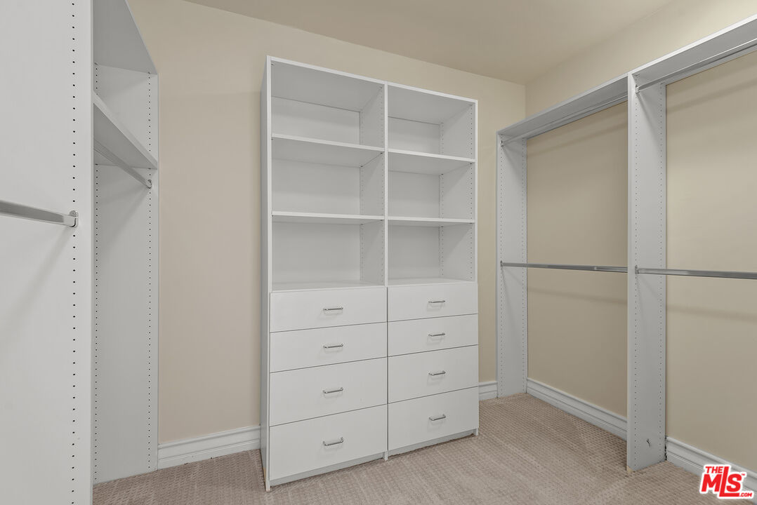 1838 Westholme Ave Unit: PH5
