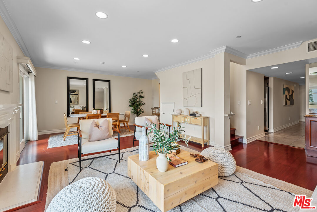 1838 Westholme Ave Unit: PH5