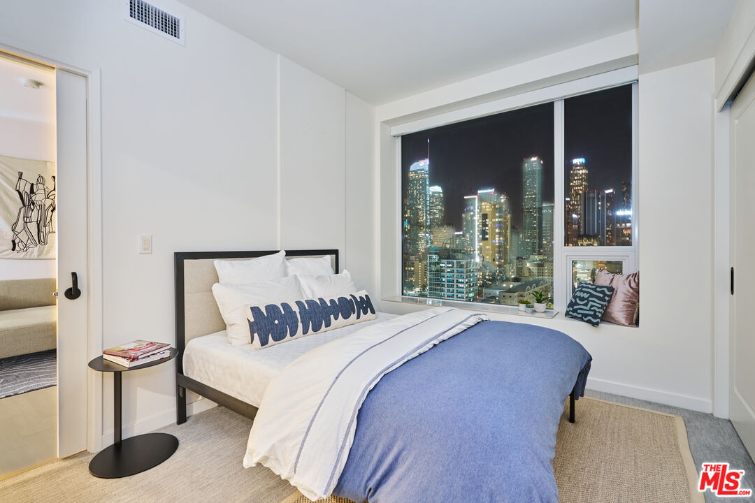 1050 S Grand Ave Unit: 1908