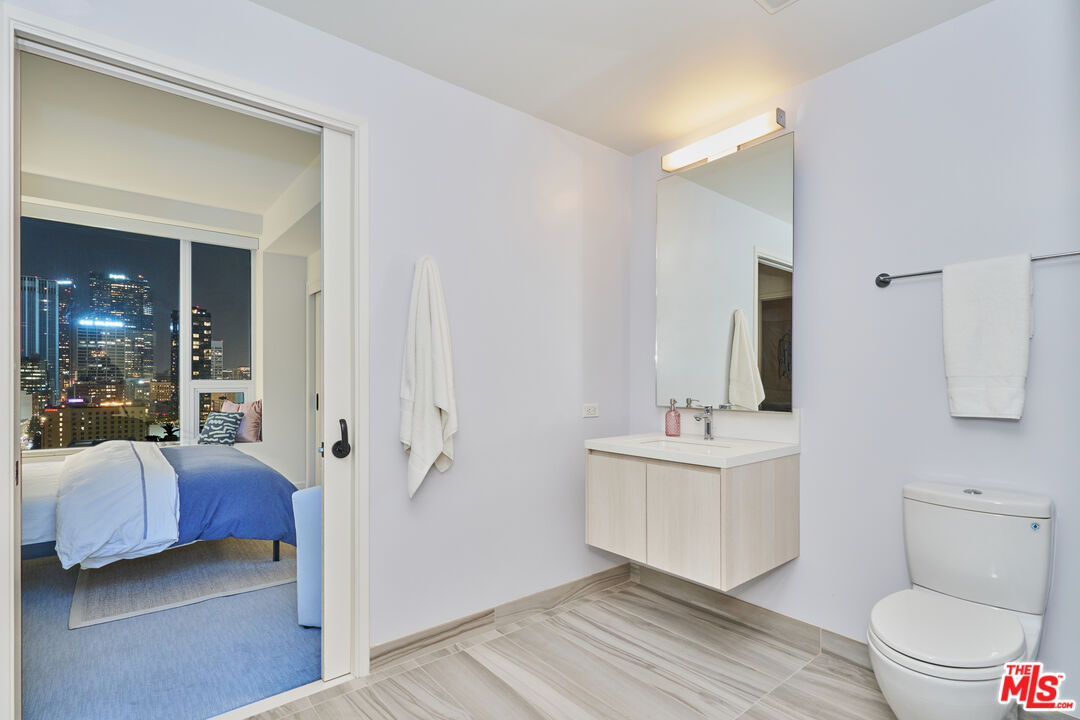 1050 S Grand Ave Unit: 1908