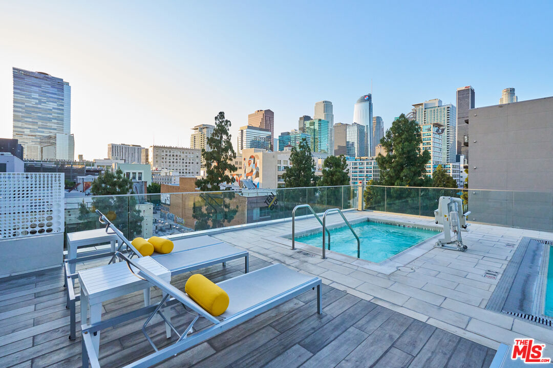 1050 S Grand Ave Unit: 1908