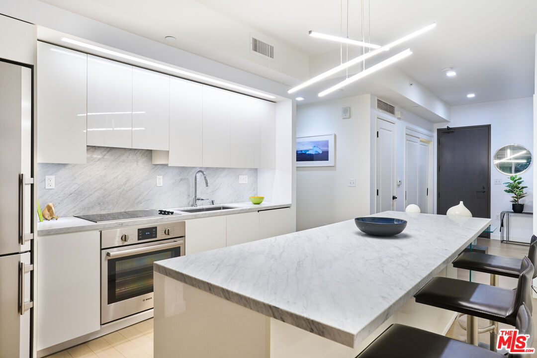 1050 S Grand Ave Unit: 1908