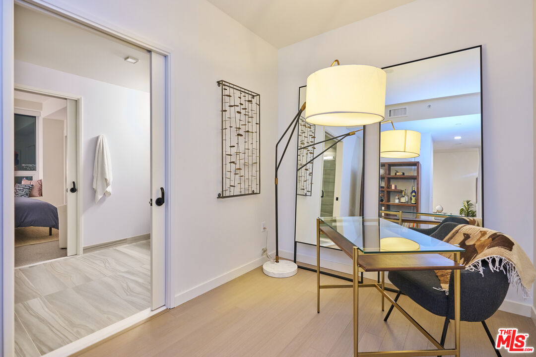 1050 S Grand Ave Unit: 1908