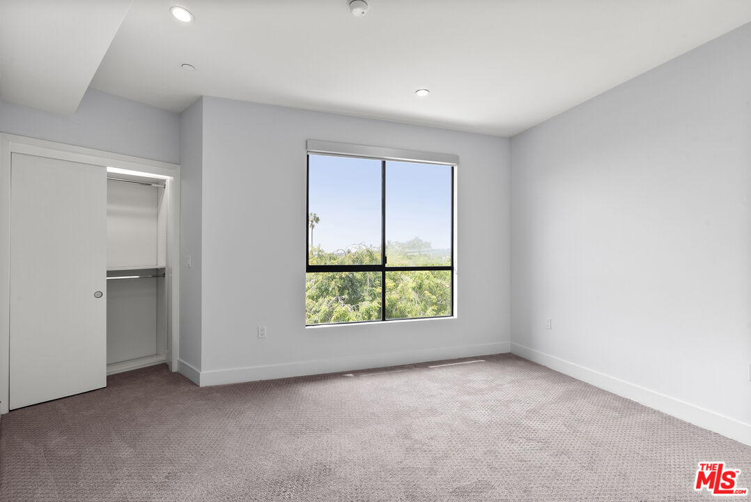 5955 Saturn St Unit: 406