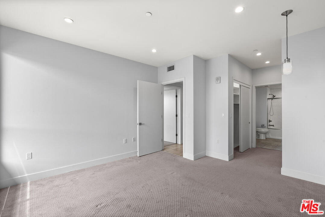 5955 Saturn St Unit: 406