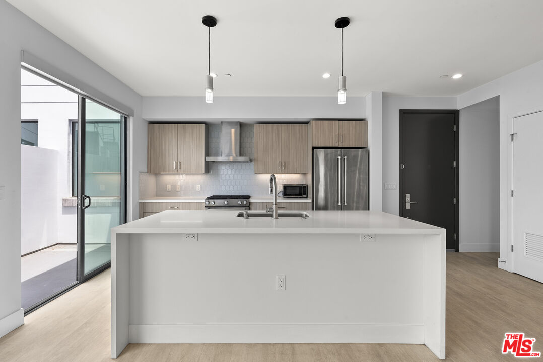 5955 Saturn St Unit: 406