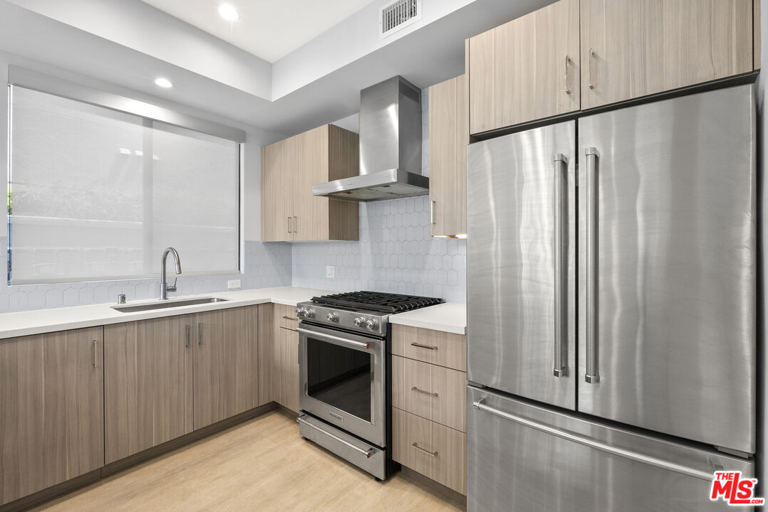 5955 Saturn St Unit: 406