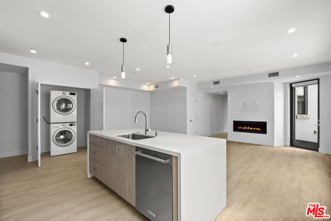 5955 Saturn St Unit: 406