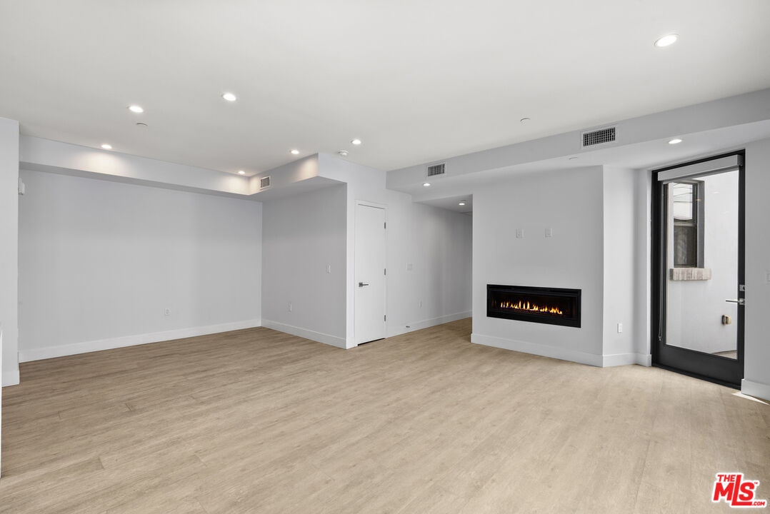 5955 Saturn St Unit: 406