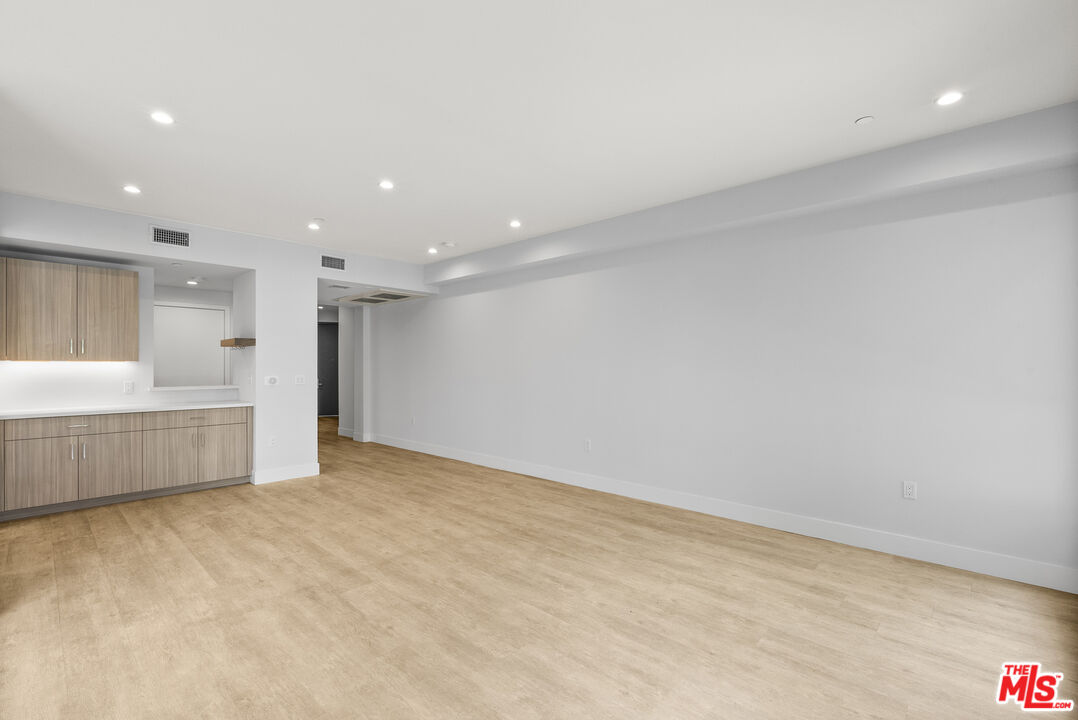 5955 Saturn St Unit: 102