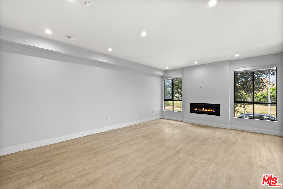 5955 Saturn St Unit: 102