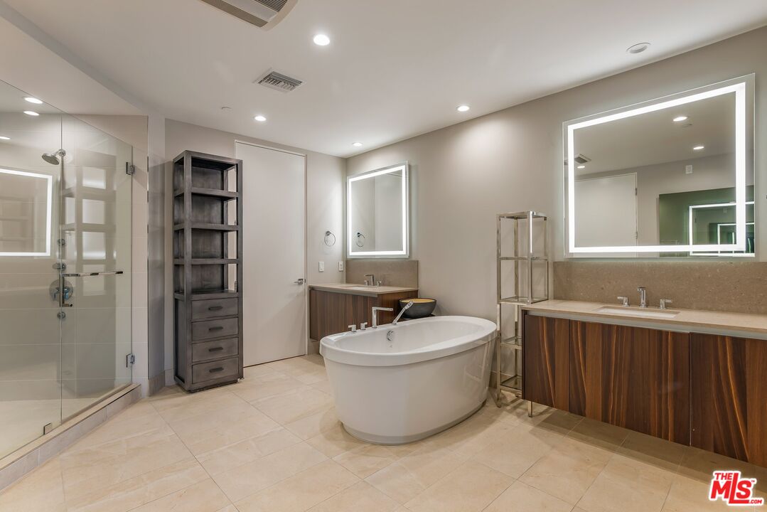 460 N Palm Dr Unit: 403