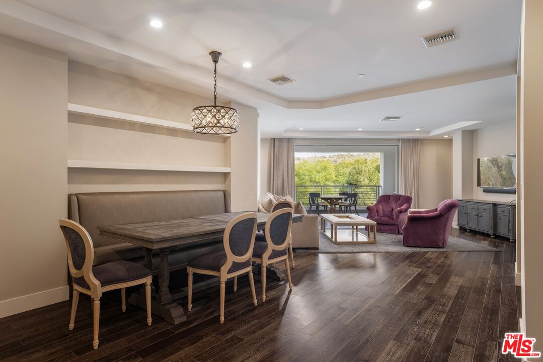 460 N Palm Dr Unit: 403