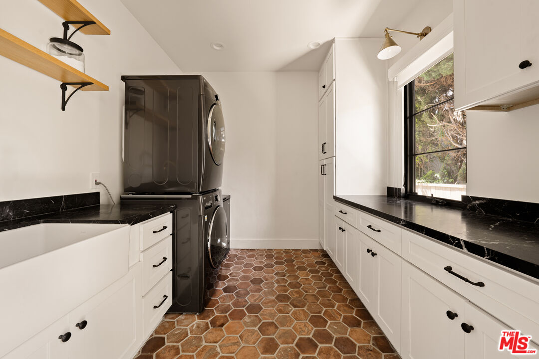 459 N Crescent Heights Blvd