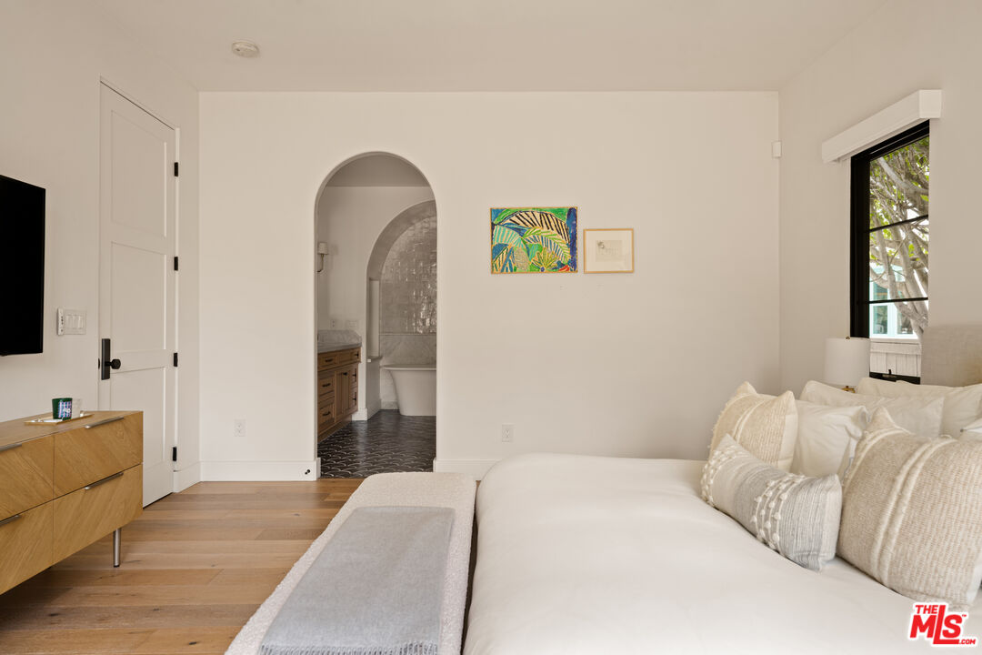 459 N Crescent Heights Blvd