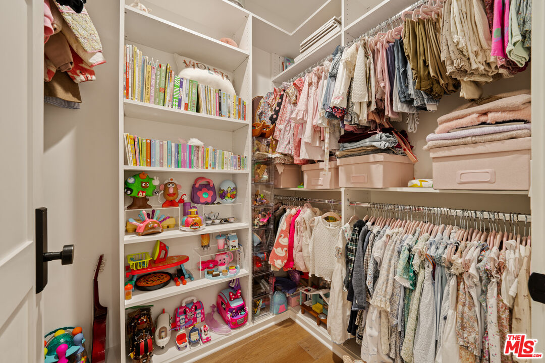 459 N Crescent Heights Blvd