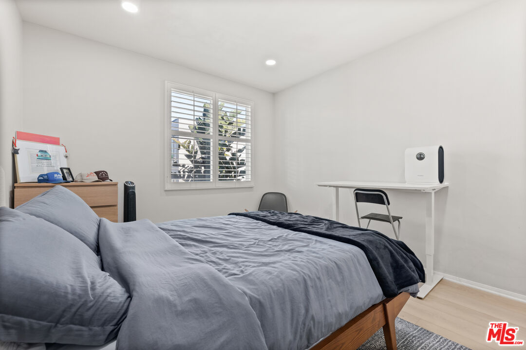 4060 Glencoe Ave Unit: 320