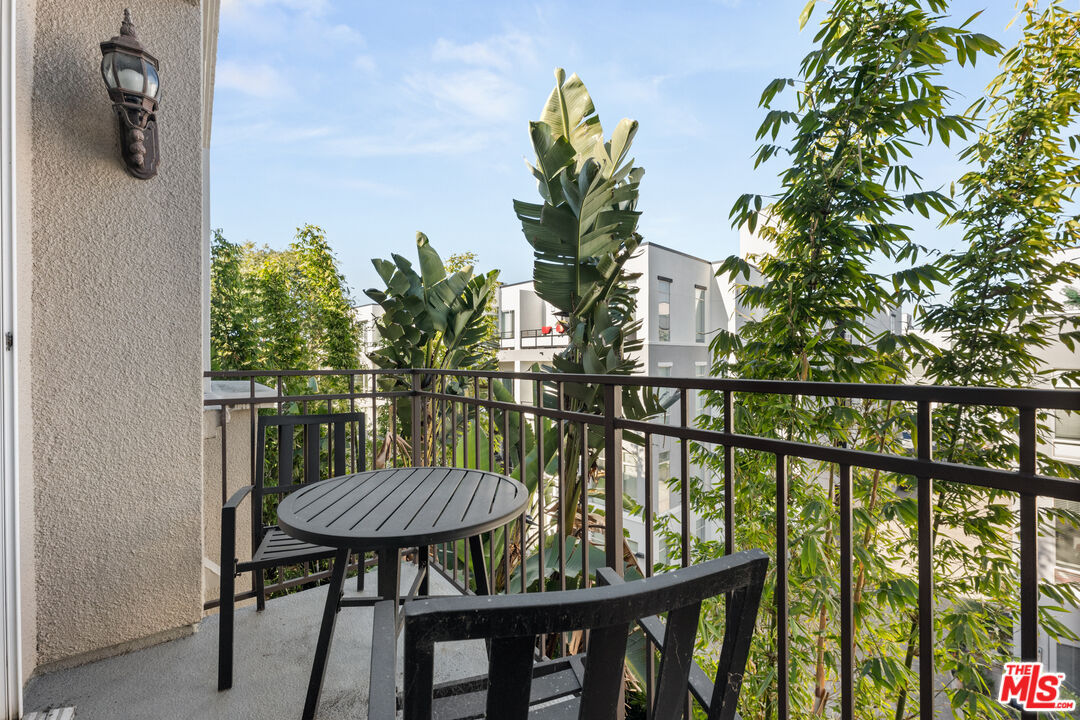 4060 Glencoe Ave Unit: 320