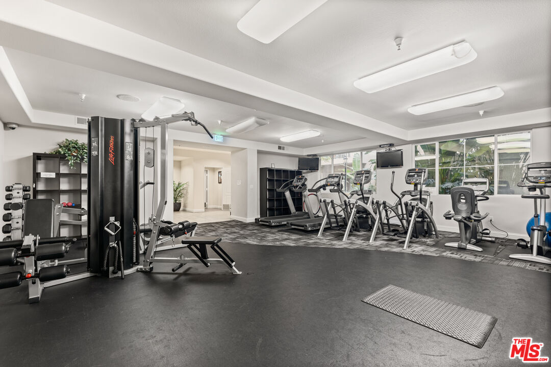 4060 Glencoe Ave Unit: 320