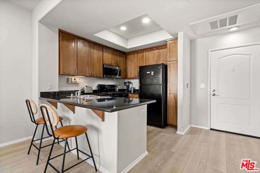 4060 Glencoe Ave Unit: 320