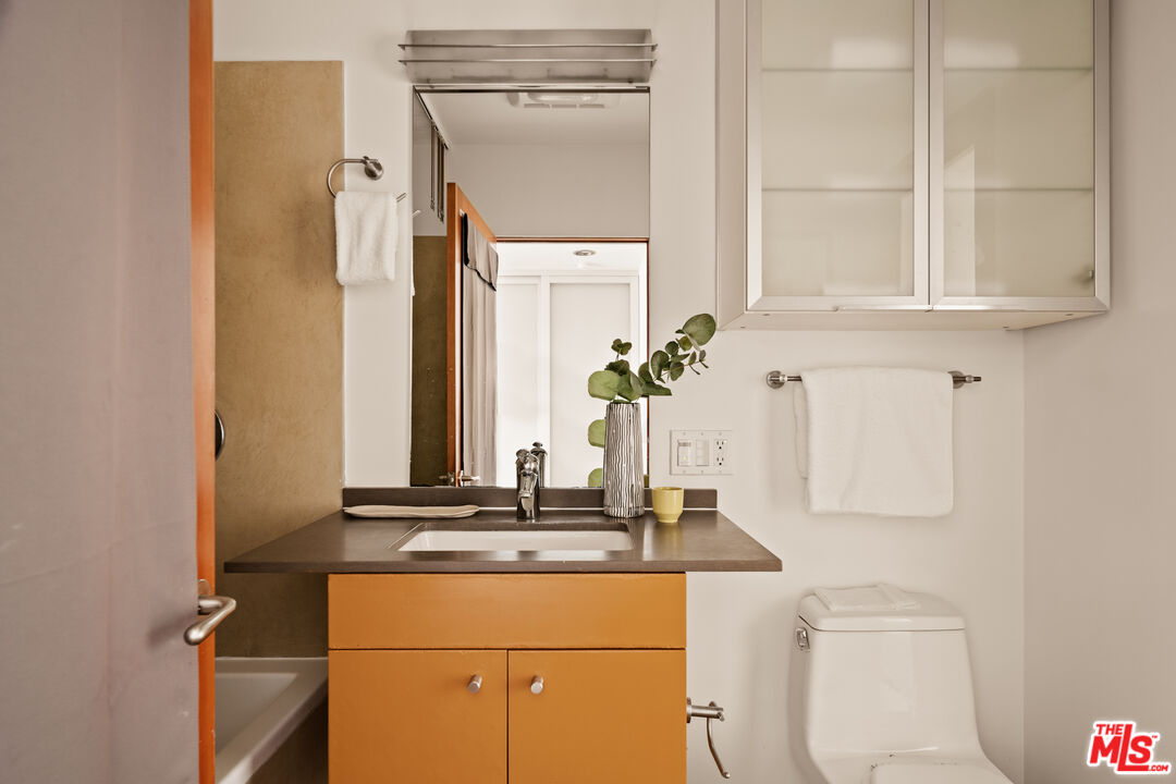 619 San Juan Ave Unit: B