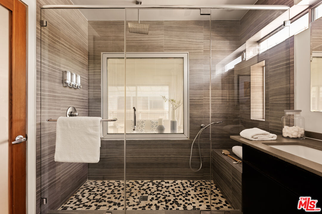 619 San Juan Ave Unit: B