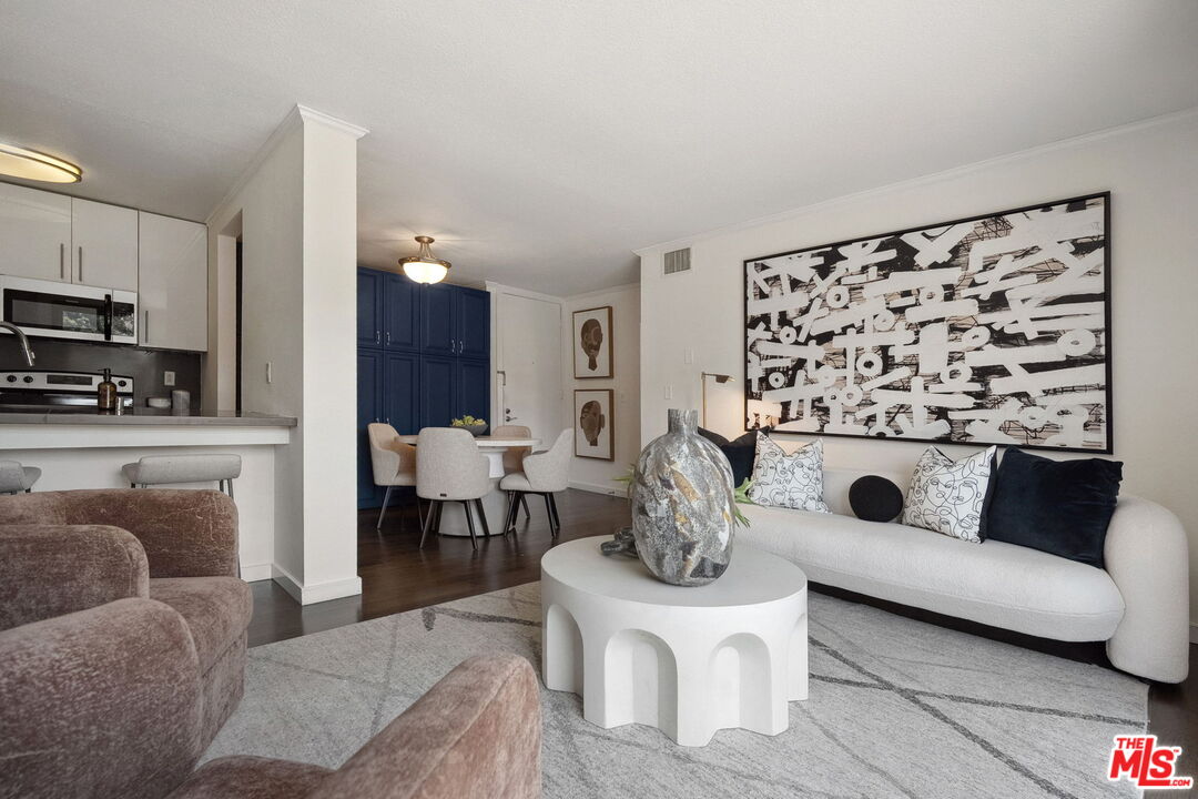 141 S Clark Dr Unit: 409