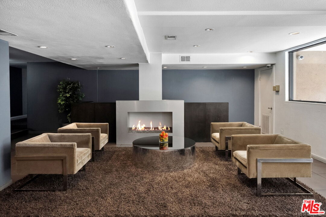 141 S Clark Dr Unit: 409