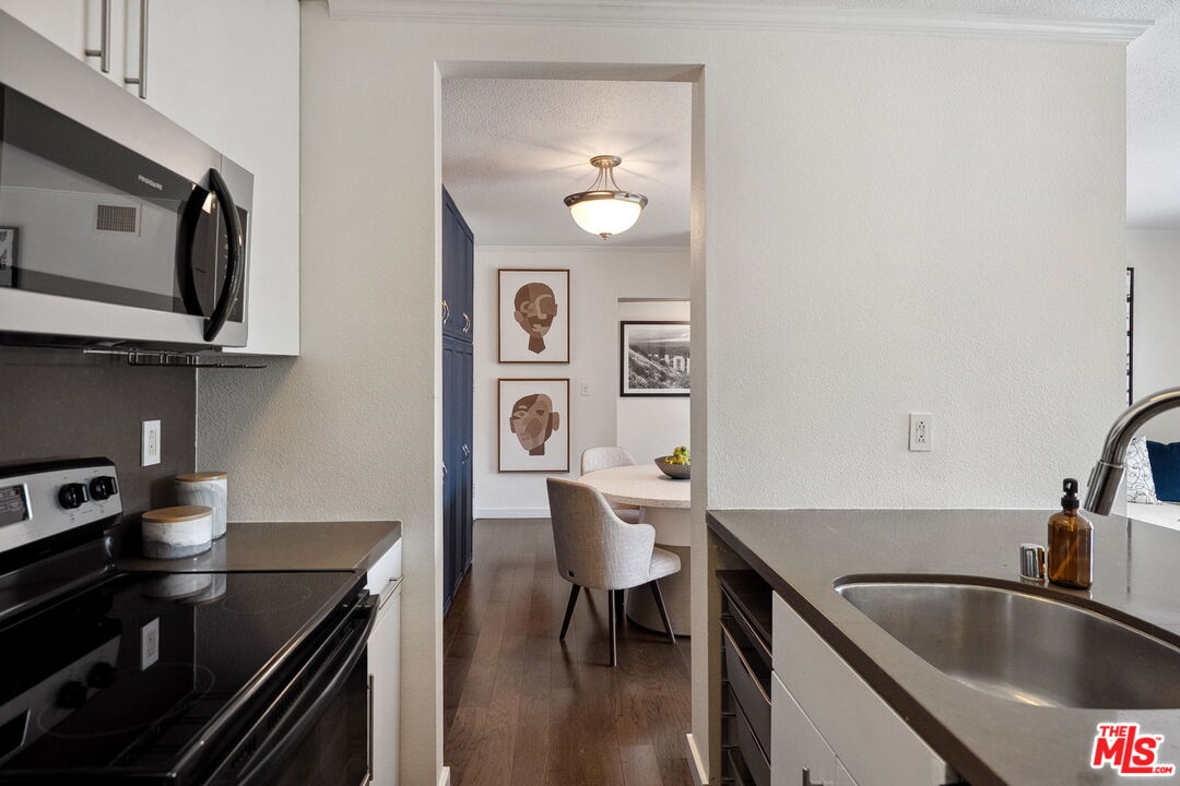 141 S Clark Dr Unit: 409