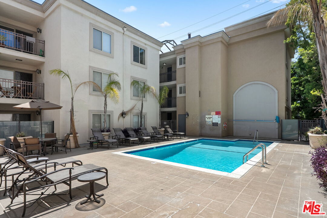 141 S Clark Dr Unit: 409