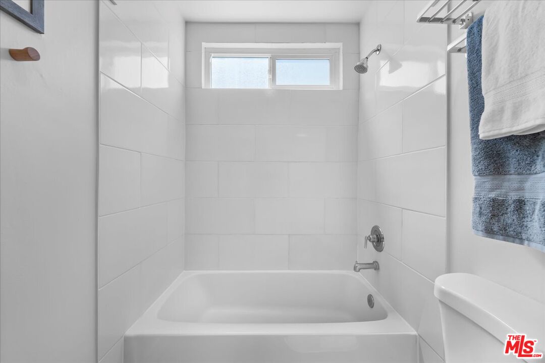 1311 Manhattan Beach Blvd Unit: 2