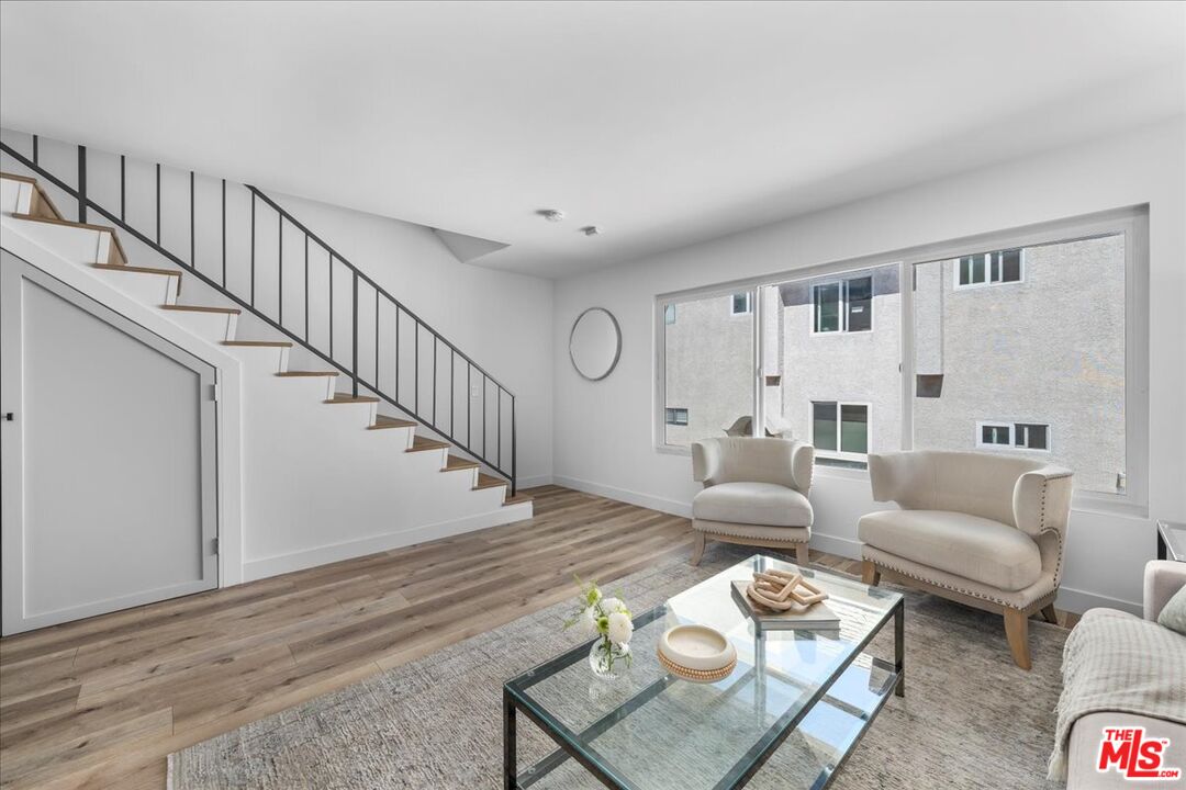 1311 Manhattan Beach Blvd Unit: 2